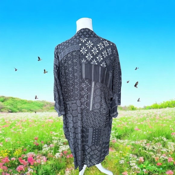 Johnny Was Blysse Black Patchwork oversized Kimono - Picture 2 of 7